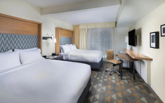 Deluxe Quadruple Suite