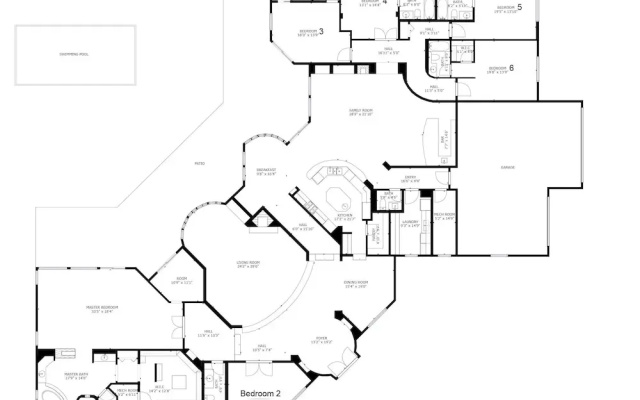 6 Bedrooms Villa