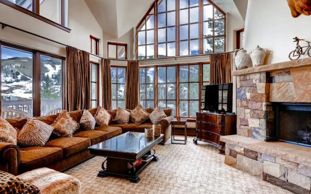 3 Bedrooms Apartment