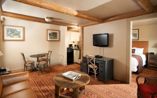 2 Bedrooms Standard room with view