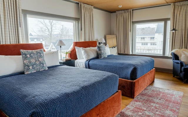 Standard Quadruple room with balcony