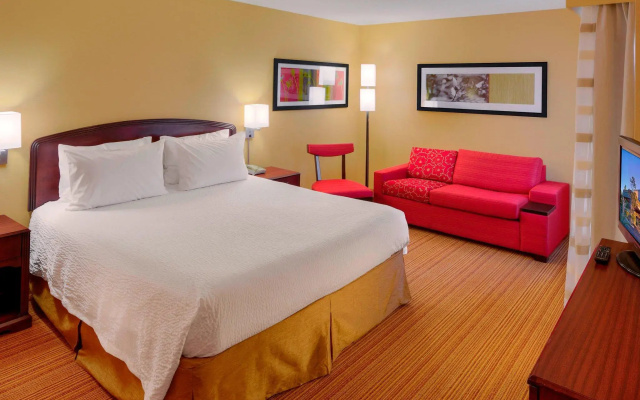 1 Bedroom Double Suite with courtyard view