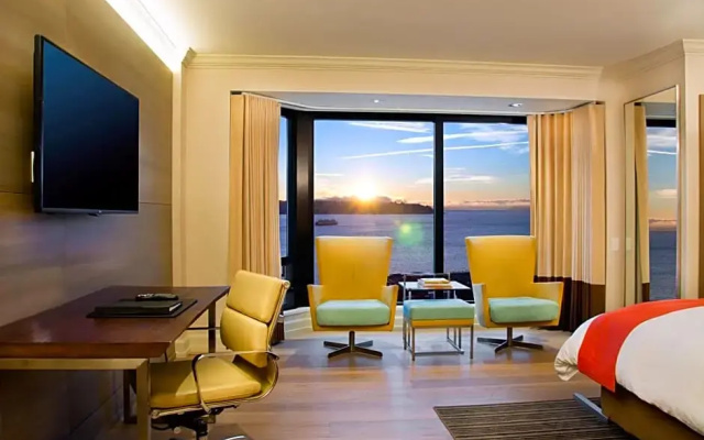 Standard Double room with water view