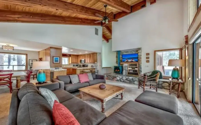 5 Bedrooms Cottage