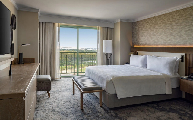 1 Bedroom Executive Double Suite with Lakefront View