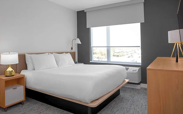 2 Bedrooms Suite with city view