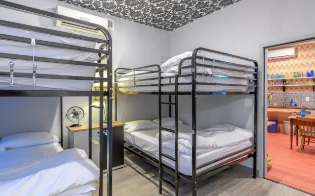 Comfort room