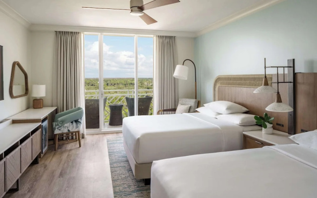 Quadruple room with balcony and with partial bay view