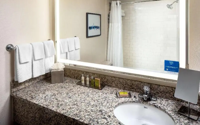 Standard Sextuple room with city view