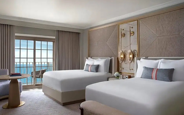 Twin room with ocean view