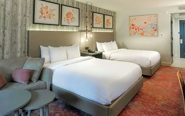 Suite with garden view