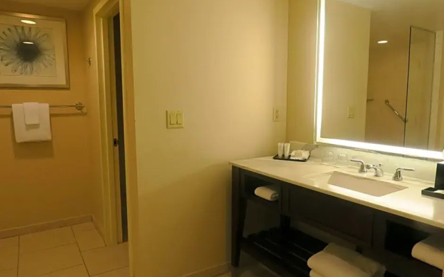 Standard Quadruple room with garden view
