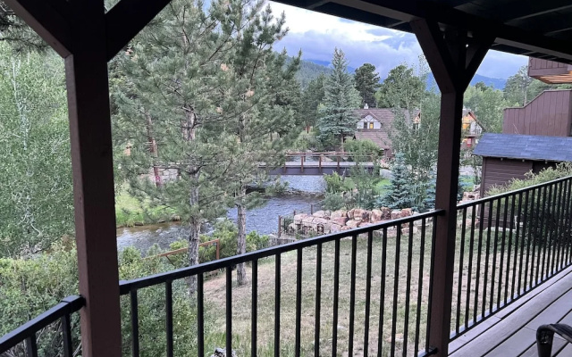 Standard Quadruple room with river view