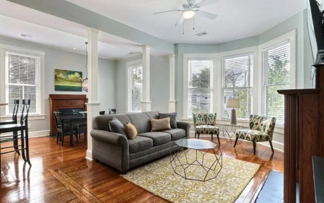 3 Bedrooms Apartment