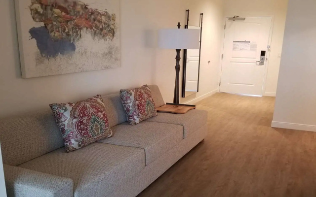 Standard Twin Suite