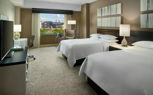 Standard Quadruple Club room with park view