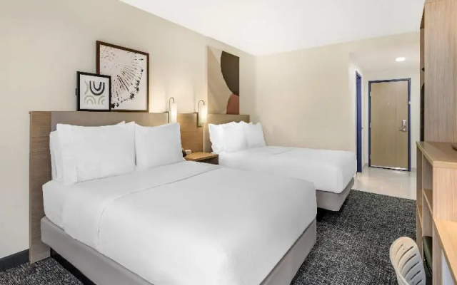 Standard Sextuple room