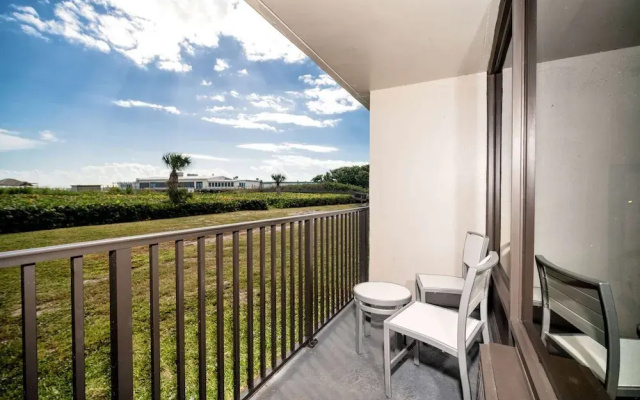 Standard Quadruple Basement room with balcony