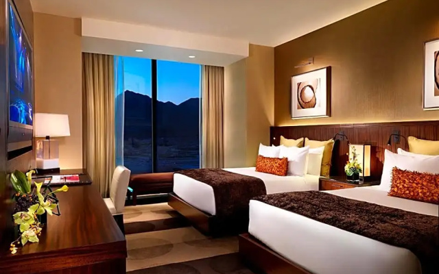 Standard room with mountain view