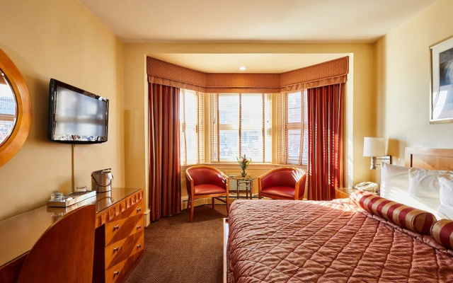 Deluxe Double room with city view