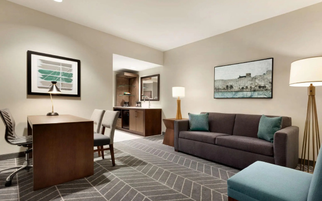 2 Bedrooms Premium Quadruple Suite with river view