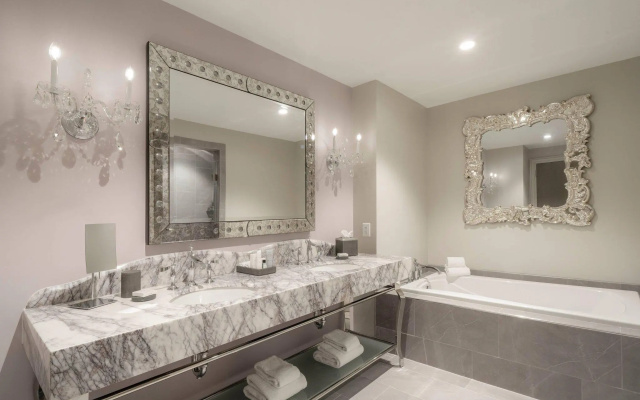 Executive Double Suite with city view