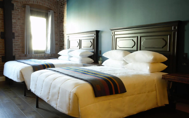 Quadruple Junior Suite