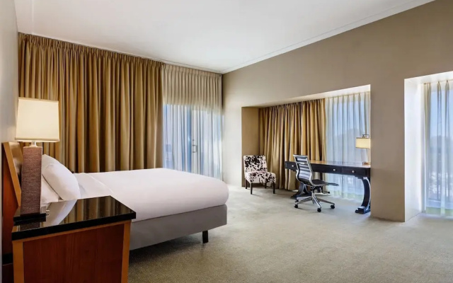 1 Bedroom Suite with pool view
