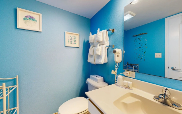 1 Bedroom Standard room with partial ocean view