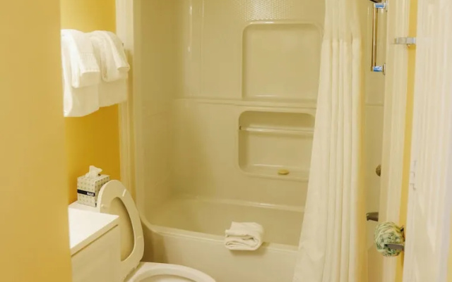 1 Bedroom Double Suite oceanfront