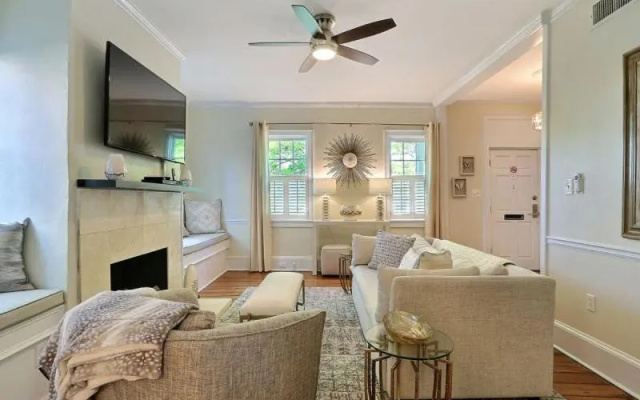 4 Bedrooms Apartment