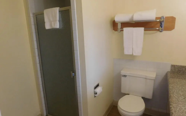 Economy Quadruple room