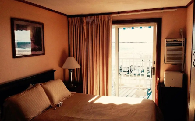 Standard Double room with balcony and oceanfront