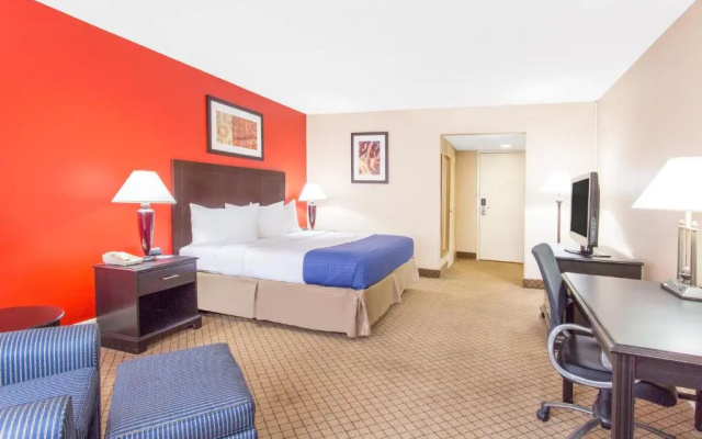 Standard room with partial view