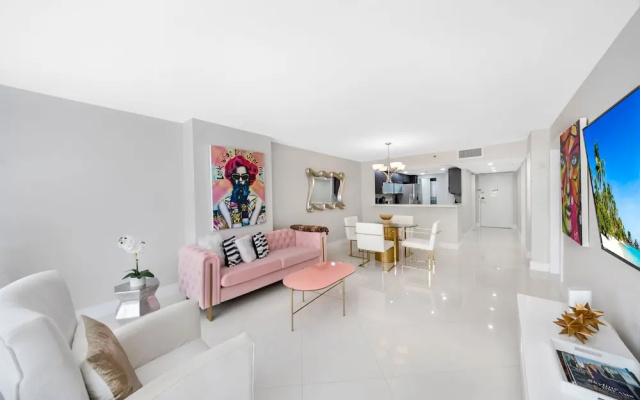 1 Bedroom Deluxe Apartment with balcony and with pool view
