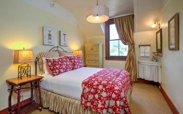 Standard Double room with park view