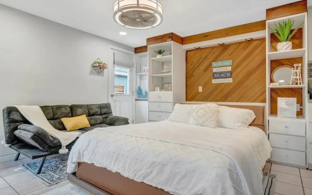 Standard Single room with balcony and with bay view