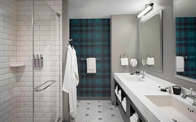 1 Bedroom Double Suite with balcony