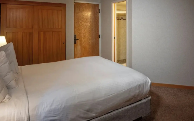 2 Bedrooms Suite with balcony