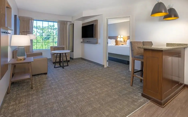 2 Bedrooms Sextuple Suite
