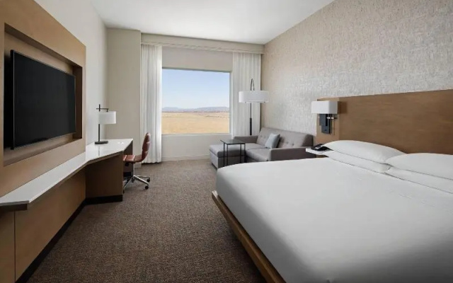 Standard Double Club room with view