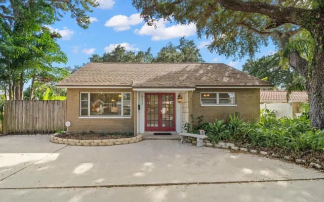 3 Bedrooms Cottage