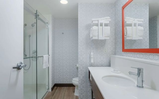 Standard Double room with street view