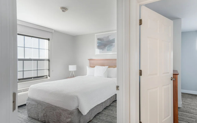 2 Bedrooms Suite