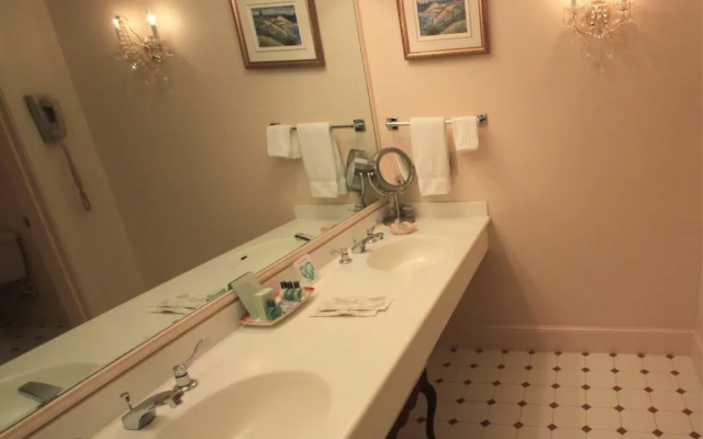 Suite with balcony