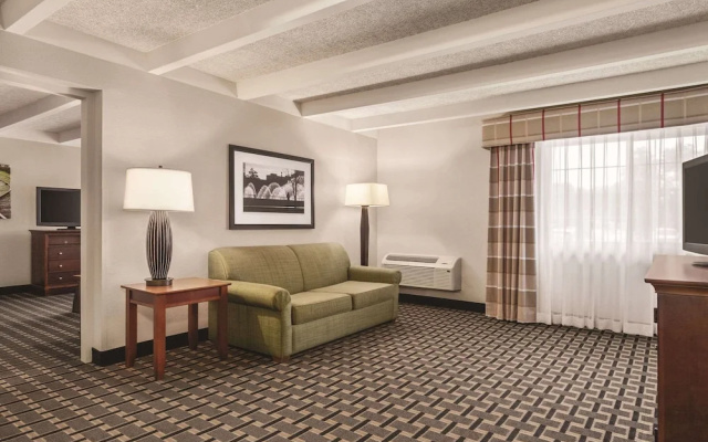 1 Bedroom Suite