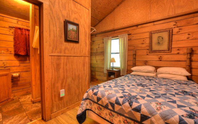 4 Bedrooms Comfort room