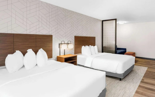 Quadruple Suite