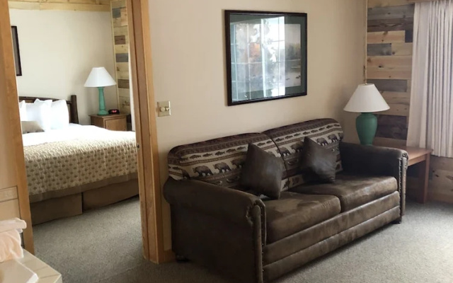 Deluxe Suite