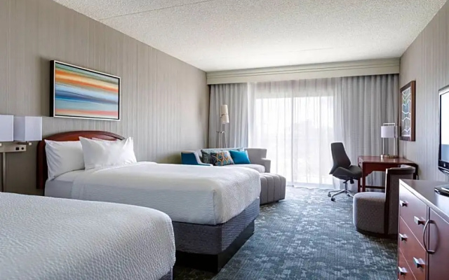 Standard room with courtyard view